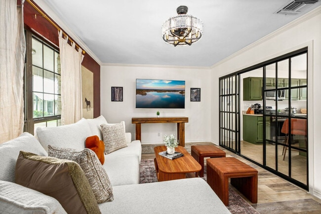 Building Photo - 3951 Starhill Dr