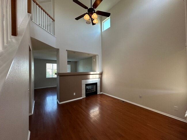 Building Photo - 5 Bed 4 Bath Home in Springs Ranch!!!