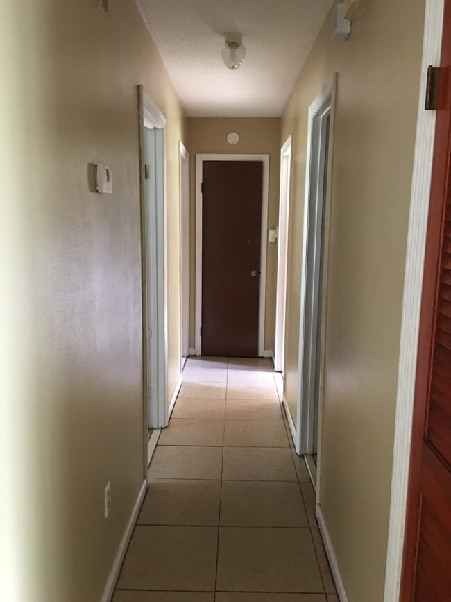 Foto del edificio - 664 Mahoney Rd