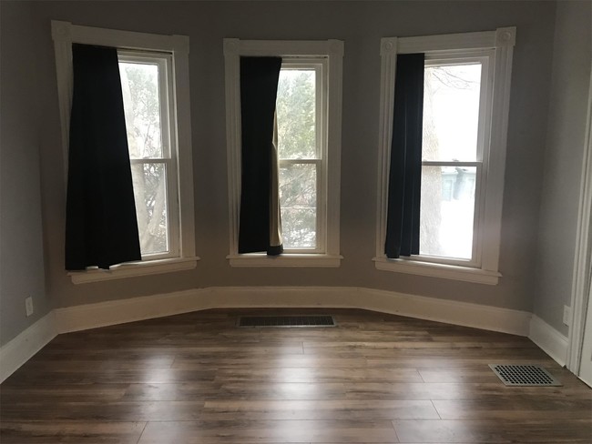 Foto del edificio - 311 Linden St