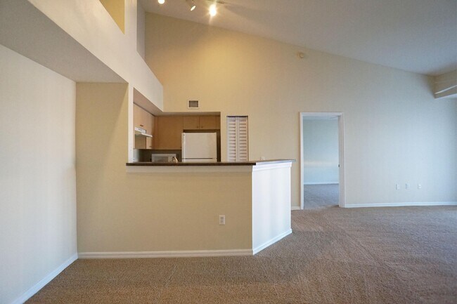 Building Photo - 4240 San Marino Blvd