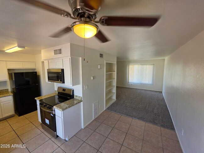 Foto del edificio - 731 E Vaughn Dr