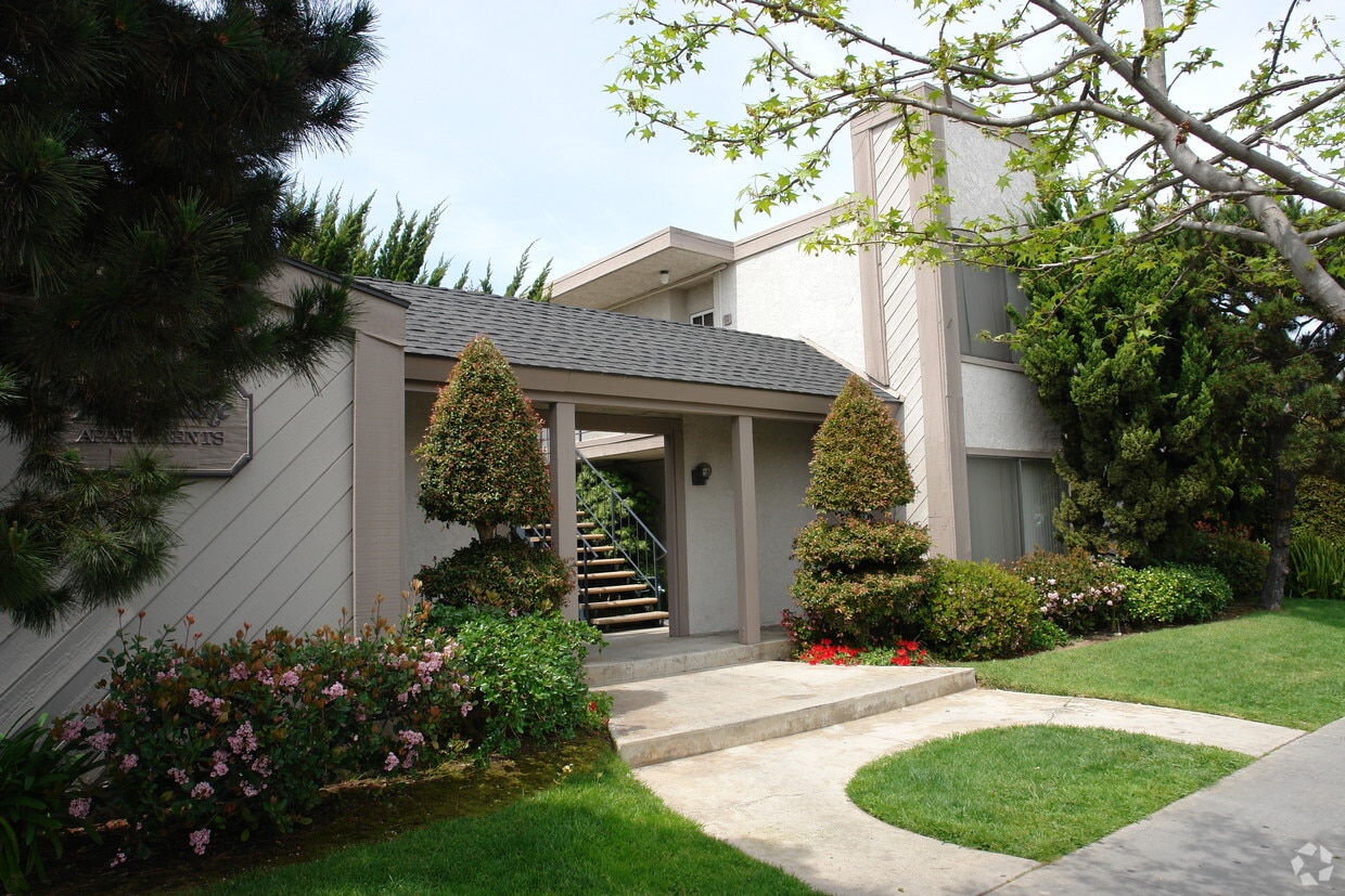 Building Photo - Timberlane Apartments