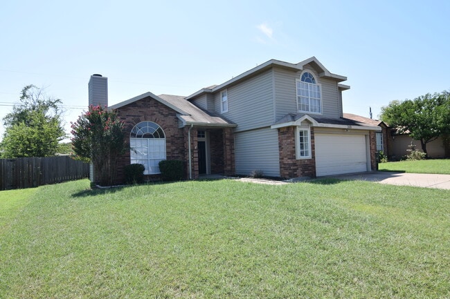 Building Photo - 2408 Bluebonnet Dr