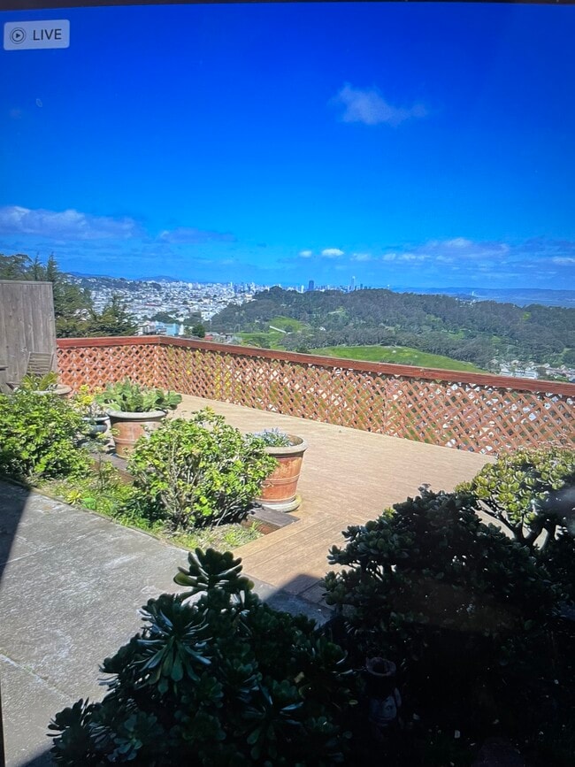 Foto del edificio - 279 Oakridge Dr