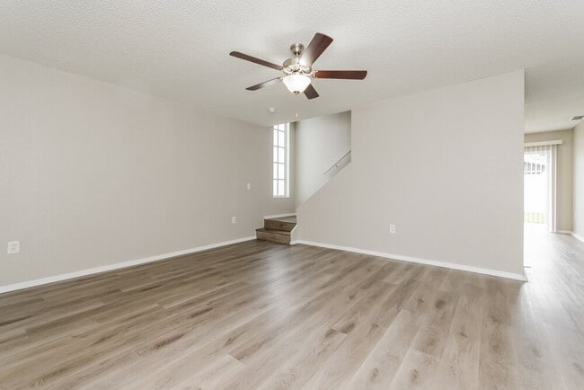 Building Photo - 2207 Santa Lucia St