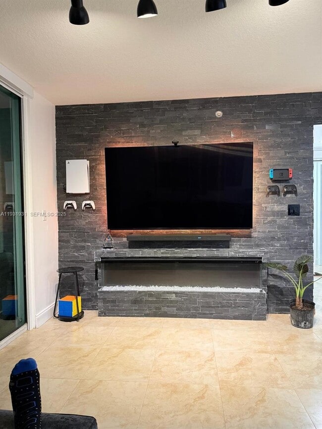 Building Photo - 31 SE 5th St