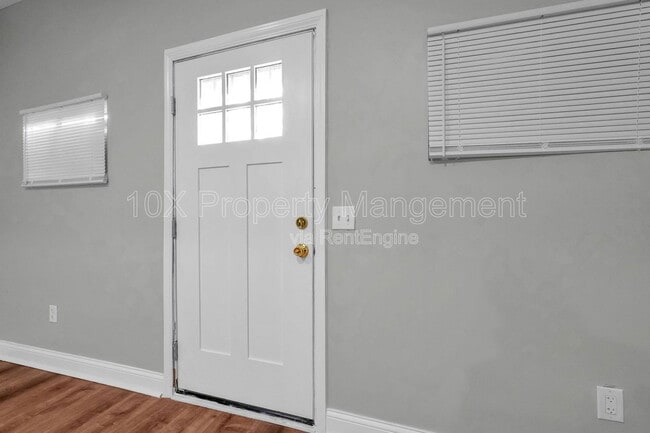 Foto del edificio - 556 E Whittier St