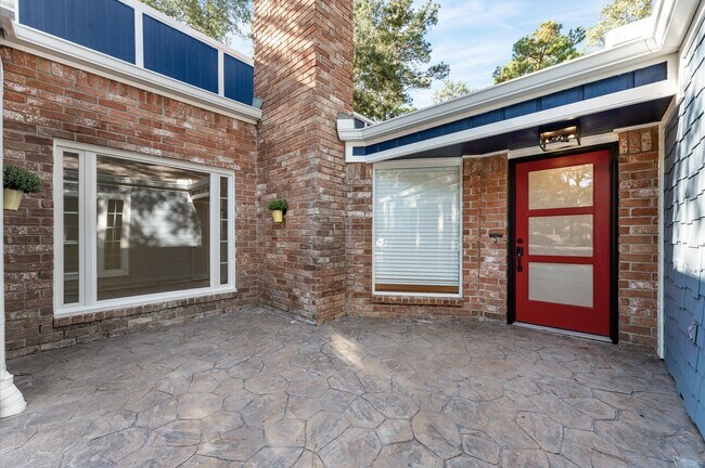 Foto del edificio - 33 Crystal Lake Ln