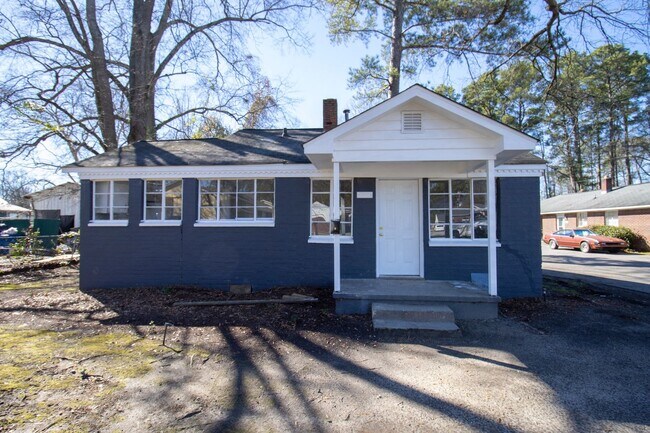 Building Photo - 2 Bedroom, 1 Bath - W. Columbia Cottage - ...