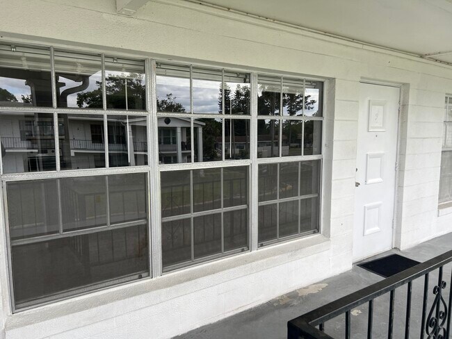 Foto del edificio - 3751 S Hopkins Ave