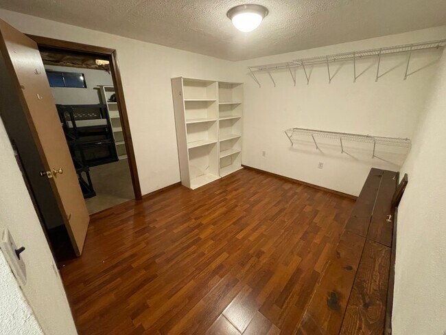 Foto del edificio - 16 Bowstring Way