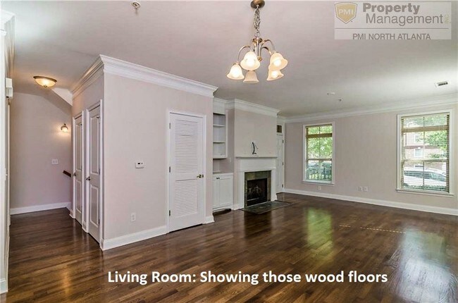 Foto del edificio - Perimeter Mall Area Townhome