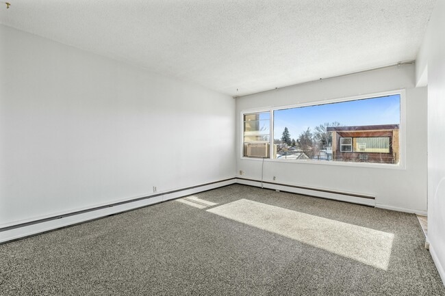 Building Photo - 173 Procter Pl