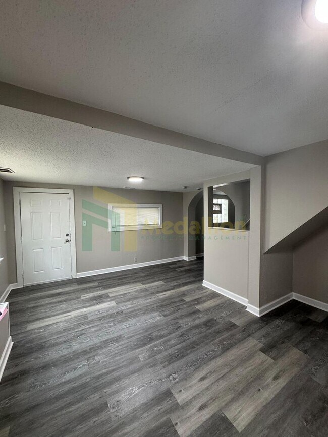 Foto del edificio - Beautifully Remodeled 4BR/2BA Home with Sp...