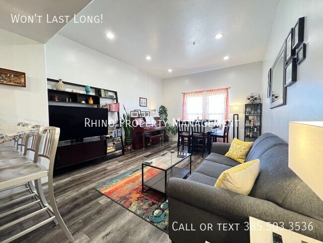 Building Photo - 4276 S Main St