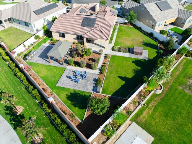Foto del edificio - 1705 Brickhill Ct