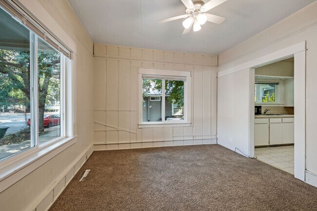 Foto del edificio - Move In Special! 3 Bedroom House Across from Chico State and WREC!