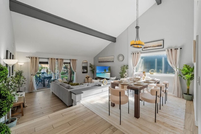 Building Photo - 9737 Benavente Pl