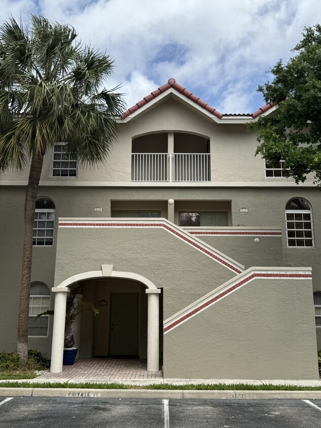 Primary Photo - 2381 NE 14th Street Causeway