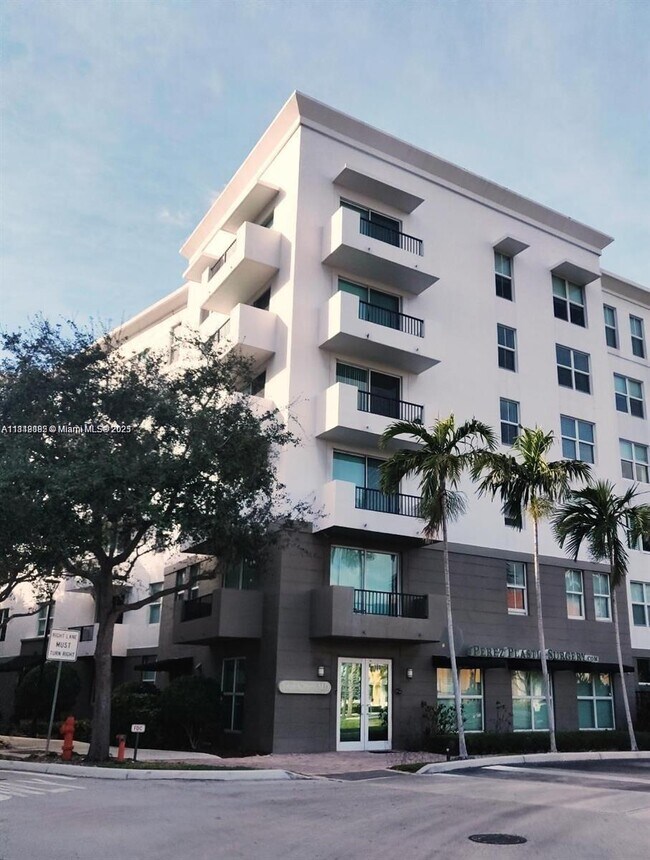 Foto del edificio - 2421 NE 65th St