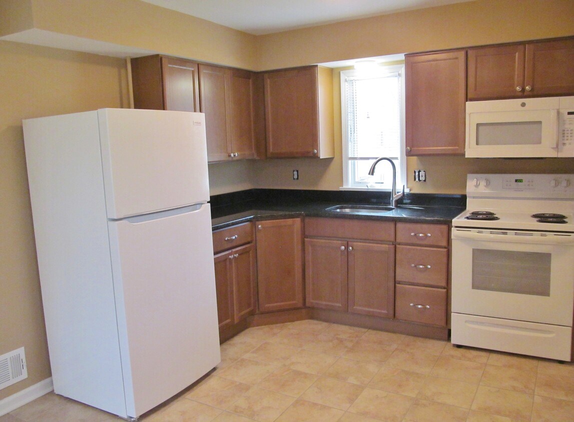 30 Old York Rd Unit C, Bridgewater, NJ 08807 Apartments in