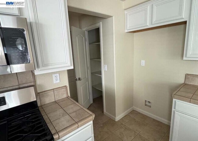 Building Photo - 17359 Stone Celler Way
