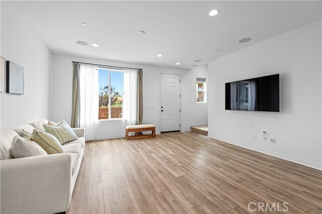 Building Photo - 212 Red Brick Dr