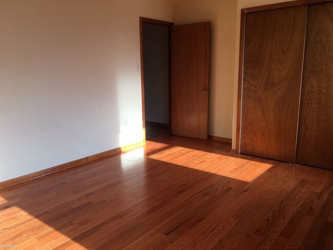 Foto del edificio - 1541 W Porter St