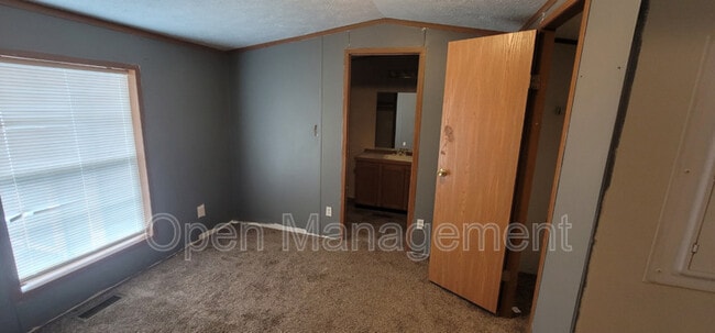 Building Photo - 1100 Thornwood Dr SW
