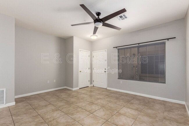 Building Photo - 525 N Miller Rd