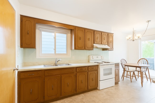 Photo du bâtiment - 19 Reid Ave N