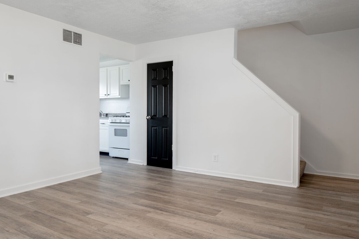 Primary Photo - Coming Soon: Charming 3-Bedroom Townhouse ...