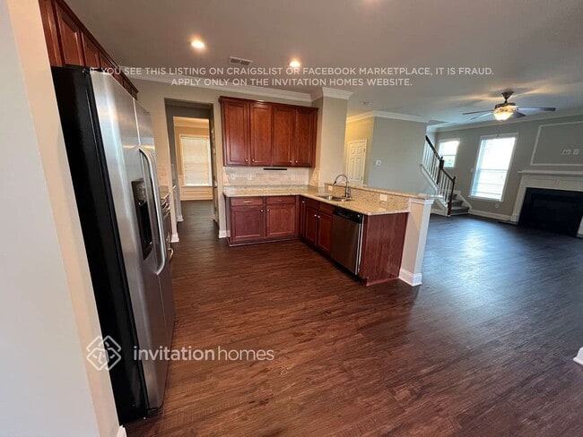 Building Photo - 13425 Pierre Reverdy Dr