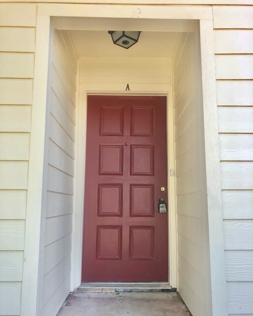 Front Door - 211 W Cardinal Ln
