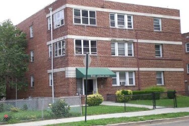 Building Photo - Grant Street Apartment Homes