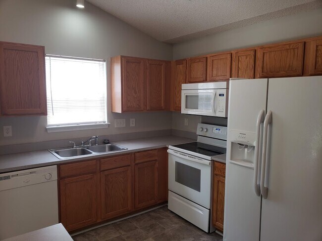 Building Photo - 3028 Westwinds Ct