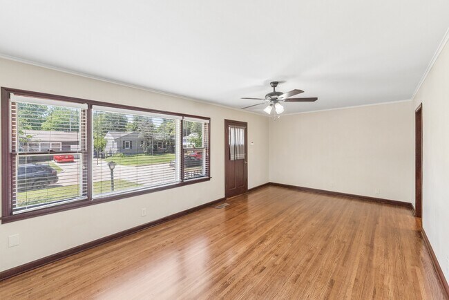 Foto del edificio - 3317 S Louisville Ave