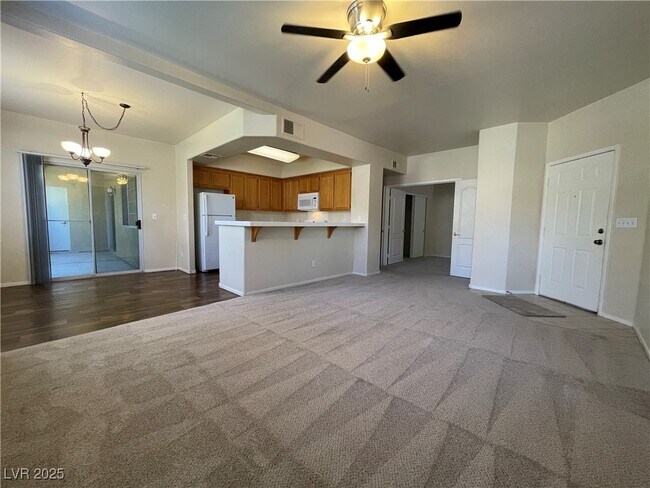 Building Photo - 9901 Trailwood Dr