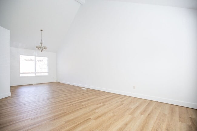 Building Photo - 8471 SW Bonaventure Ln