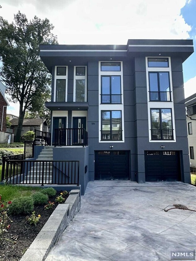 Foto principal - 576 Art Ln