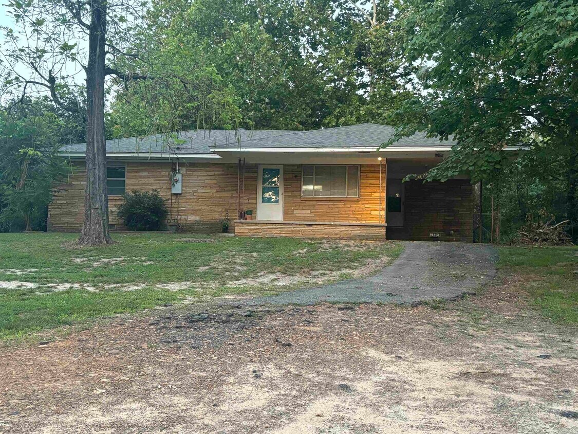 Primary Photo - 104 Narrows Dr