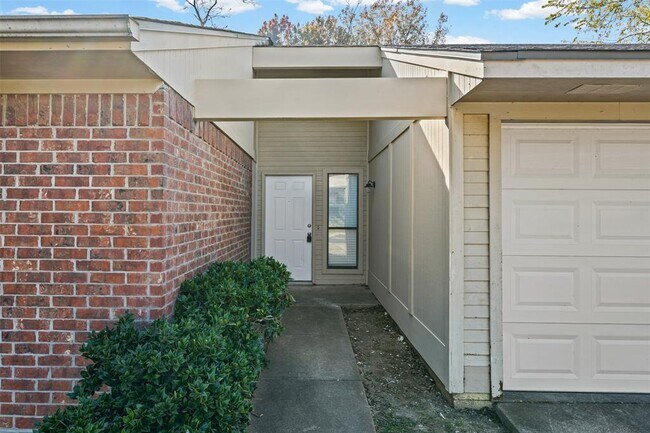 Foto del edificio - 2313 Paul Revere St