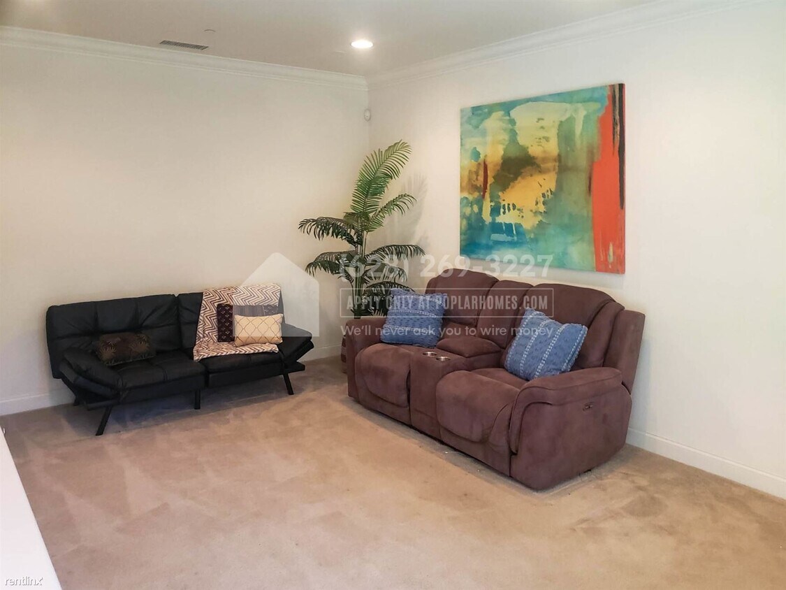 5 br, 5 bath Townhome 21427 Abigail Lane Townhouse for Rent in