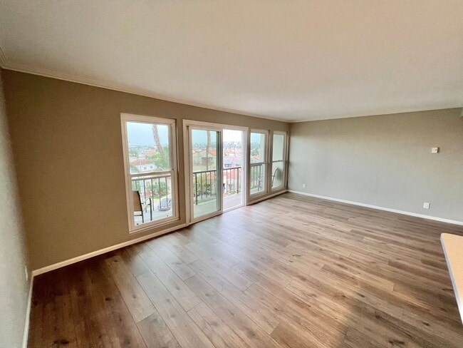 Building Photo - Remodeled Belmont Park One Bedroom with Be...