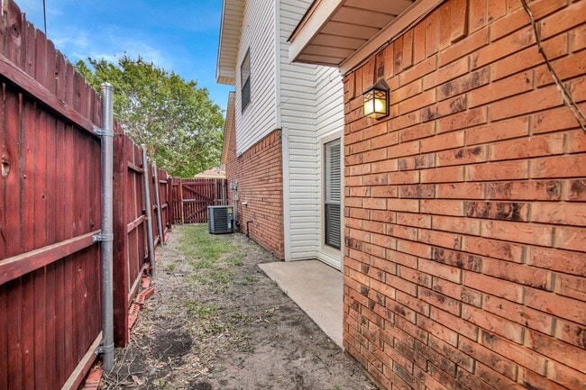 Foto del edificio - Premium Location at a Perfect Price.