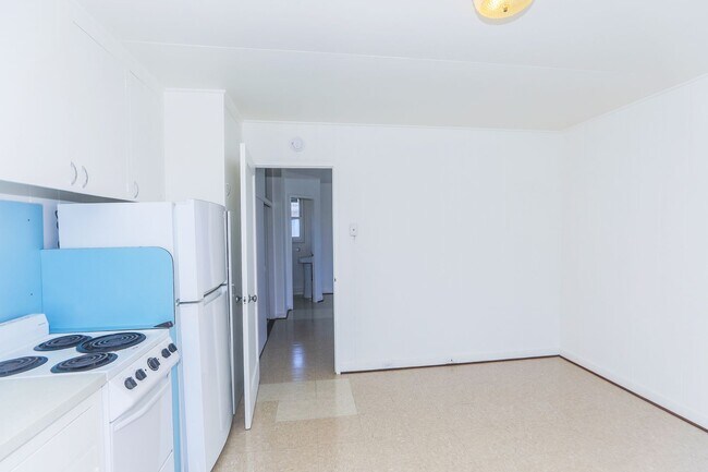 Foto del edificio - Waiola - upstairs 1 bedroom with 1 parking
