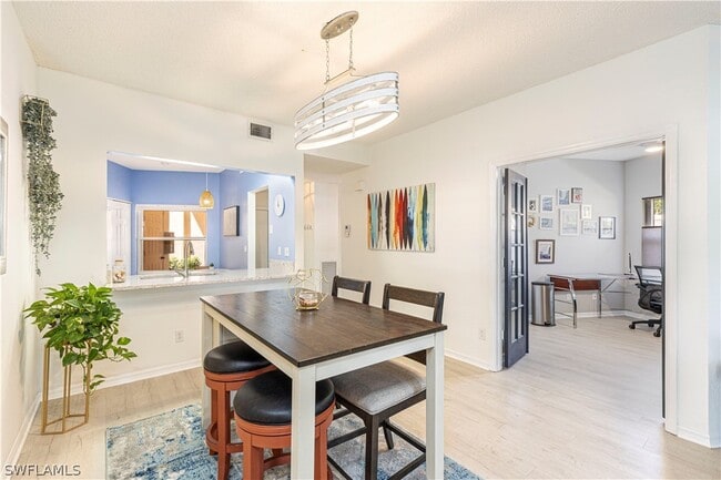 Foto del edificio - 1018 Woodshire Ln