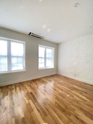 Building Photo - 1396 Saint Johns Pl