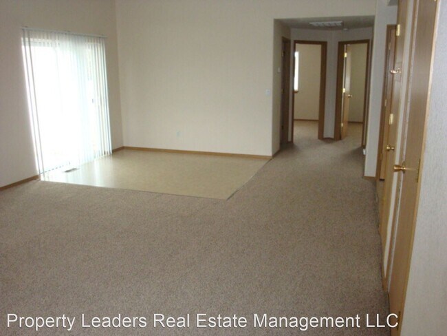 Building Photo - 2 br, 2 bath House - 2442 SW Wickiup Ct